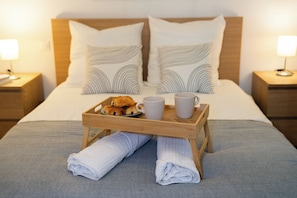 2 chambres, fer et planche à repasser, Wi-Fi, draps fournis