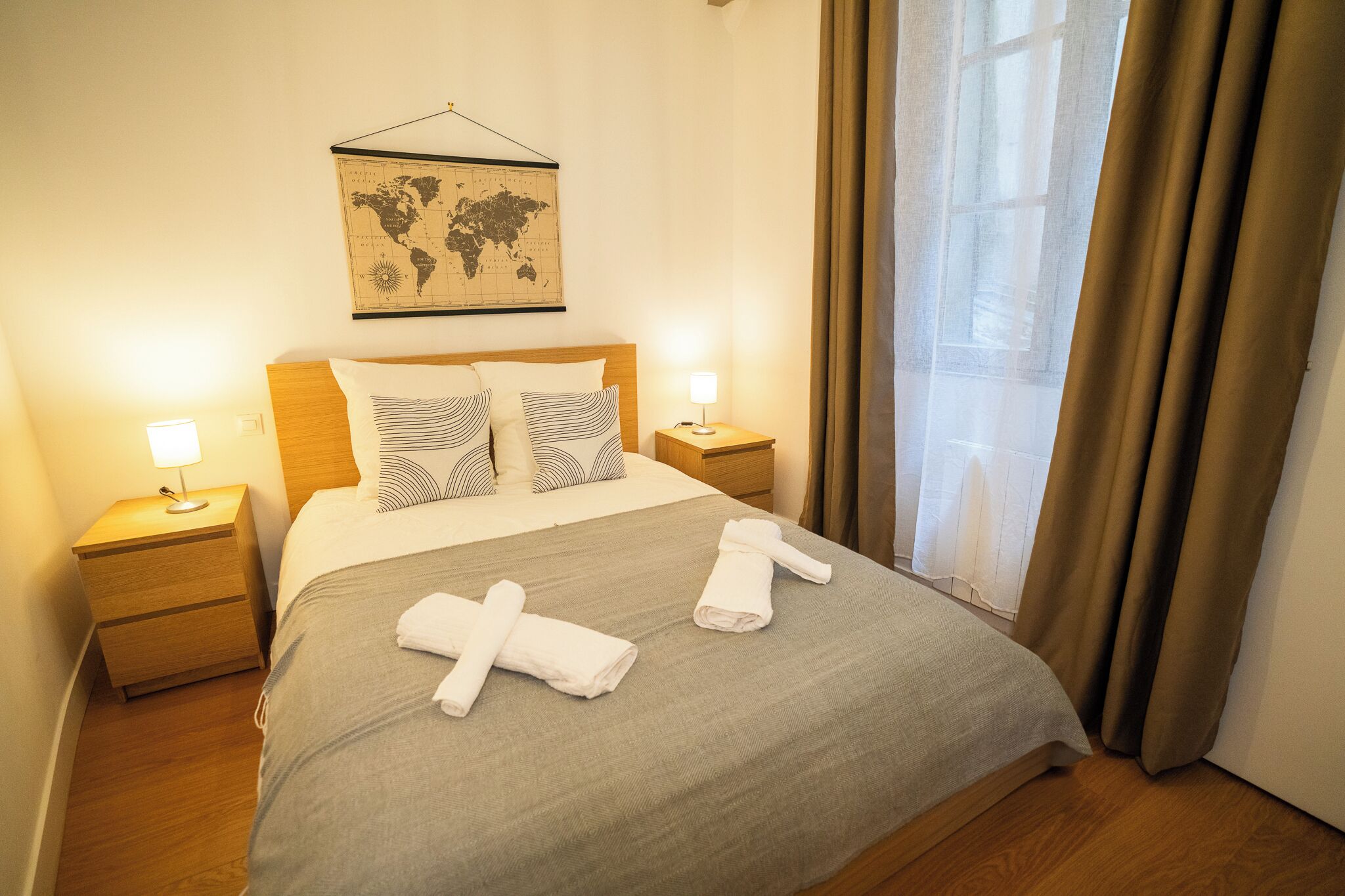 2 多间卧室、熨斗/熨衣板、WiFi、床单