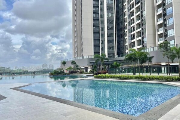 Pool - R&F Princess Cove Designer Capybara Studio 4 Pax (Johor Bahru)