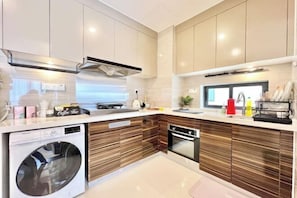 Private kitchen - R&F Princess Cove Designer Capybara Studio 4 Pax (Johor Bahru)