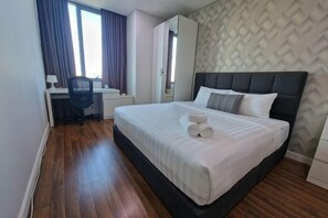 Room - Luxury Family Summer Suite KLCC 5 min walk 1BR by Amna (Kuala Lumpur)