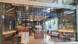 Restaurant - Luxury Family Summer Suite KLCC 5 min walk 1BR by Amna (Kuala Lumpur)