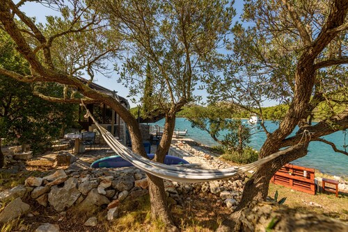 Villa Zora - Private Island Retreat