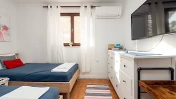 2 bedrooms, bed sheets