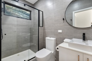 Apartment | Bathroom