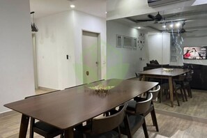 Dining - 3R@7pax++ Spacious Space Putrajaya. (Putrajaya)