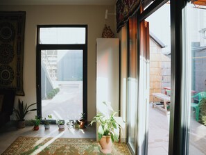 Living area - Skeramos Boutique Art Hotel (Bishkek)