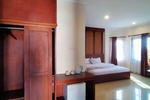 Room - The Garden Suites Solo (Laweyan)