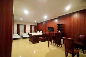 Room - The Garden Suites Solo (Laweyan)