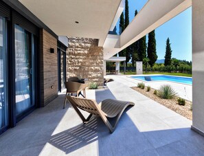 Outdoor dining - Luxurious Villa Retreat Near Mostar With Private Pool and Stunning Views (Mostar)