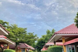 Garden - Chomwang resort (Wang Sam Mo)