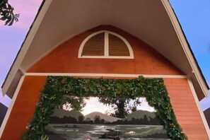 Exterior detail - Chomwang resort (Wang Sam Mo)