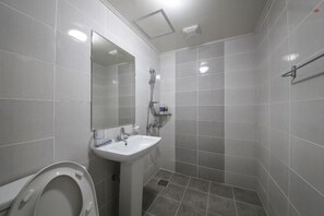 Bathroom - Cl Hotel (Jeju City)