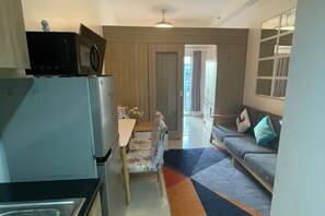 Room - Coast Apartment (Pasay)