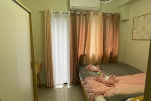 Room - Coast Apartment (Pasay)