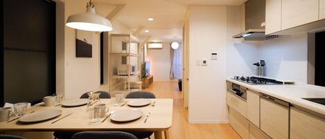 Family Villa, 3 Bedrooms, Balcony, City View | In-room dining