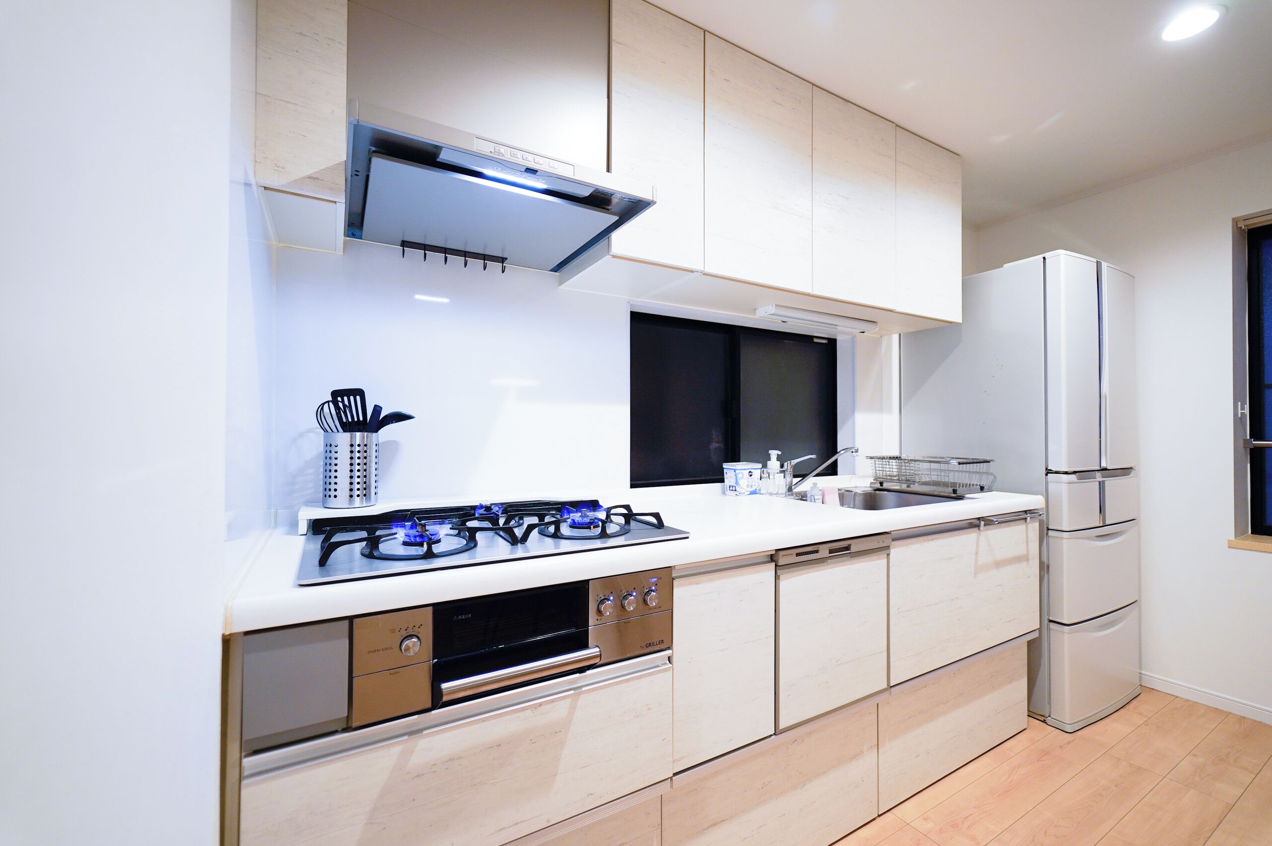 Family Villa, 3 Bedrooms, Balcony, City View | Private kitchen