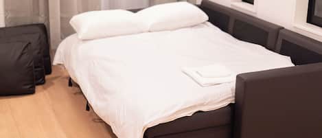 Family Villa, 3 Bedrooms, Balcony, City View | Living area