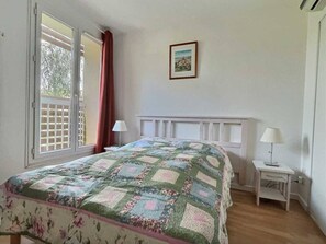 Room - Appartement T2 avec piscine (La Londe-les-Maures)
