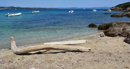 Waterfront apartment WIFI CLIM