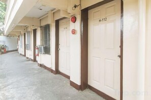 Unclassified image, 3 of 10, button - RedDoorz @ City Stay Inns Marilao (Marilao)