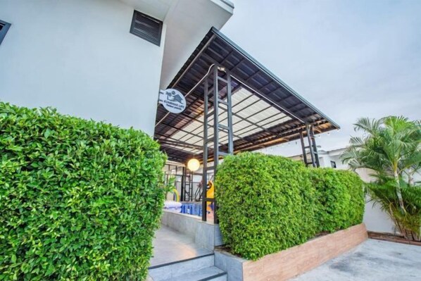 Unclassified image, 1 of 18, button - Sunshine Life Pattaya Poolvilla (Bang Lamung)
