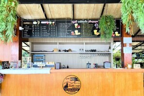 Coffee shop - Oasis Phamee (Mae Sai)