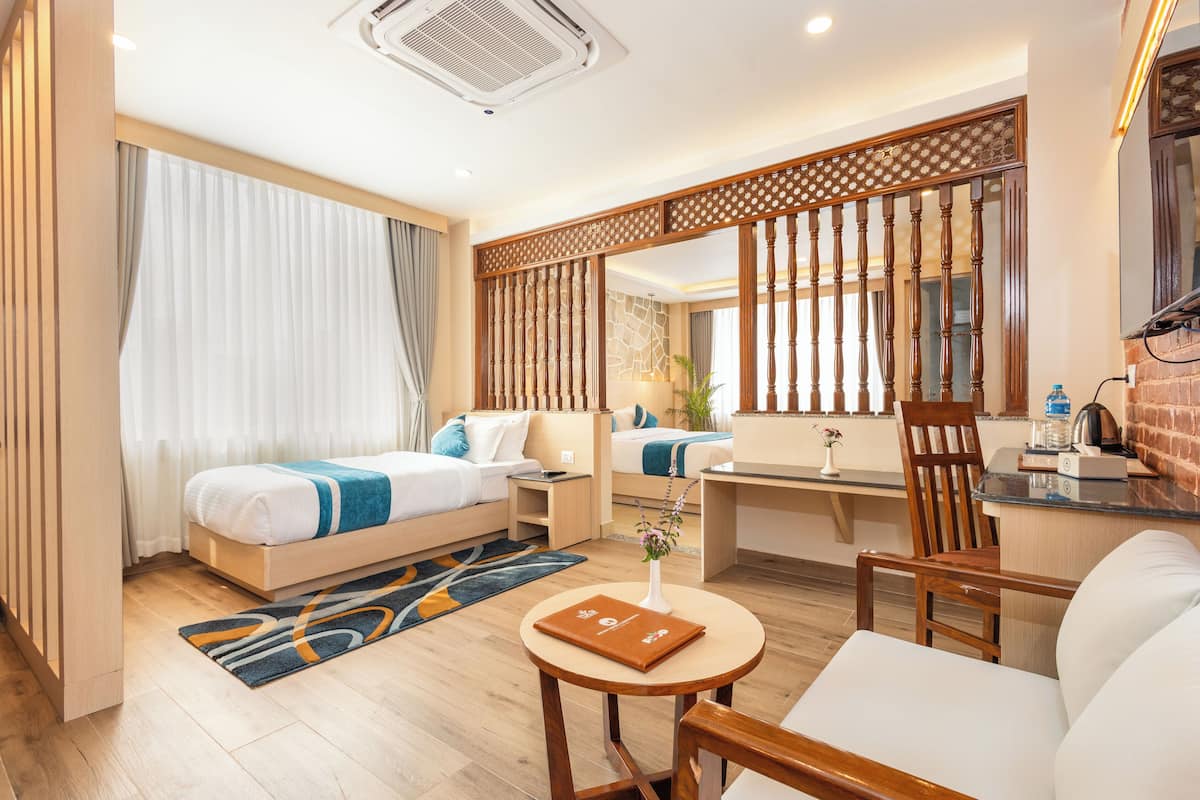 Studio Suite Presidential, quang cảnh núi | Minibar, két bảo mật tại phòng, bàn 
