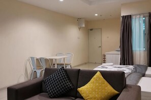 Schallisolierte Zimmer, Bügeleisen/Bügelbrett
