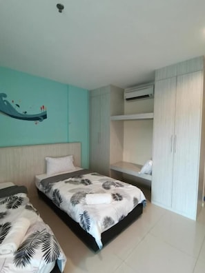 تجهيزات عازلة للصوت ومكواة/لوح كي