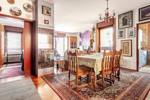 Room - 100 m² Apartment in the Diplomatic Area of Belgrade, Serbia (Belgrade)