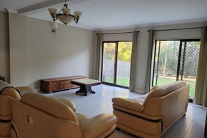 Interior - Aspley House Near Hypermarket (Aspley)