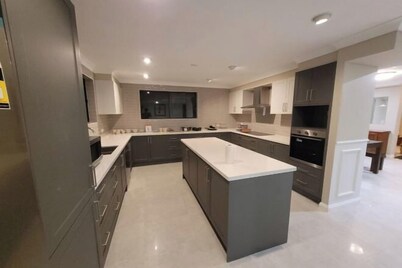 Aspley House Near Hypermarket