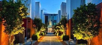 Walk to Stadium · CBD 2BR 2Bath Townhouse+ Private Parking- JJHome