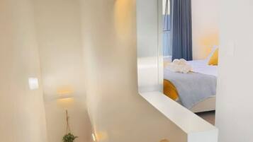 Cots/infant beds