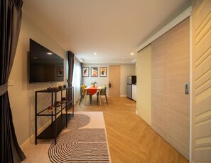 One-Bedroom Apartment with Balcony | Interior - Triple Four Bangkok (Bangkok)