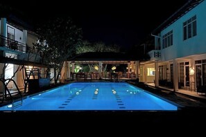 Outdoor pool - Pearl Island Beach Hotel (Hikkaduwa)