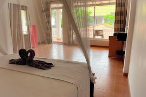 Cribs/infant beds - Pearl Island Beach Hotel (Hikkaduwa)