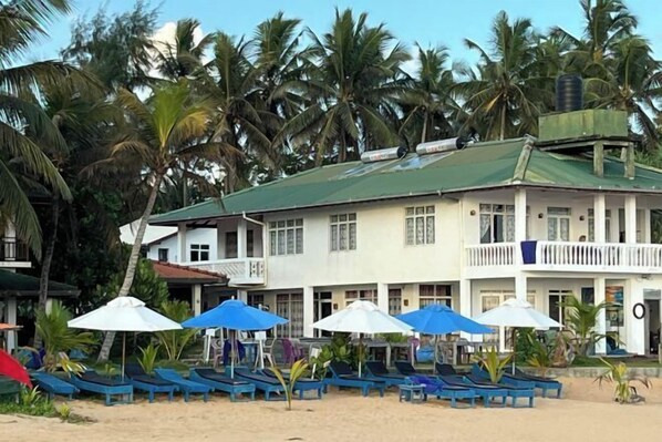 Exterior - Pearl Island Beach Hotel (Hikkaduwa)