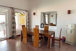 Cribs/infant beds - Pearl Island Beach Hotel (Hikkaduwa)