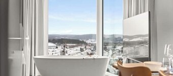 Spa-Studio with Stunning Views & Private Bathtub