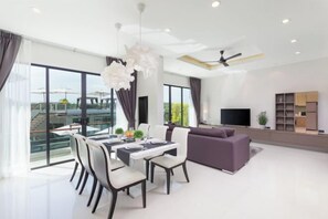 Room - Deluxe pool suite 160 sq.m. (Phuket)