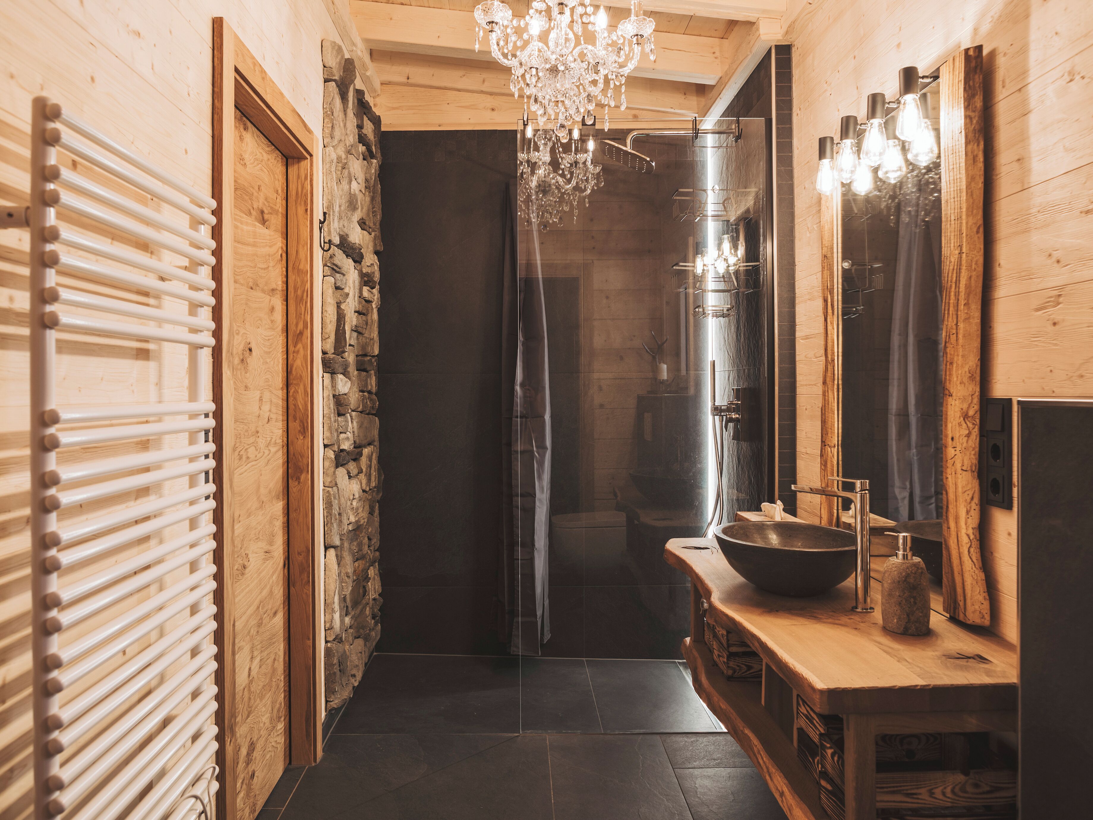 Jetted tub, hair dryer, towels, soap