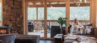 Romantic Chalet Bärenhöhle | Wellness Hideaway in Franconian Switzerland