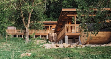 Chalet Bärenhöhle I eigene Sauna, Whirlpool, HotTub und Komfort