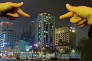 صورة غير مصنفة، 4 من 5، زرّ