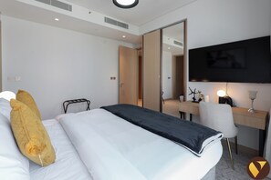 Luxury Apartment, Balcony, Pool View