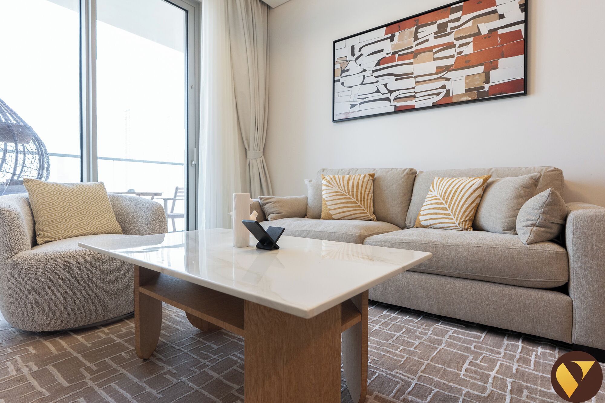 Appartement luxueux, balcon, vue sur la piscine | Fer et planche à repasser, accès au Wi-Fi (inclus)