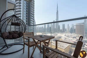 Appartement Luxe, balcon, vue piscine