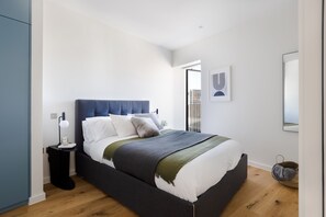 Two bedroom apartment | Roupas de cama premium, cofres nos quartos, individualmente decorados